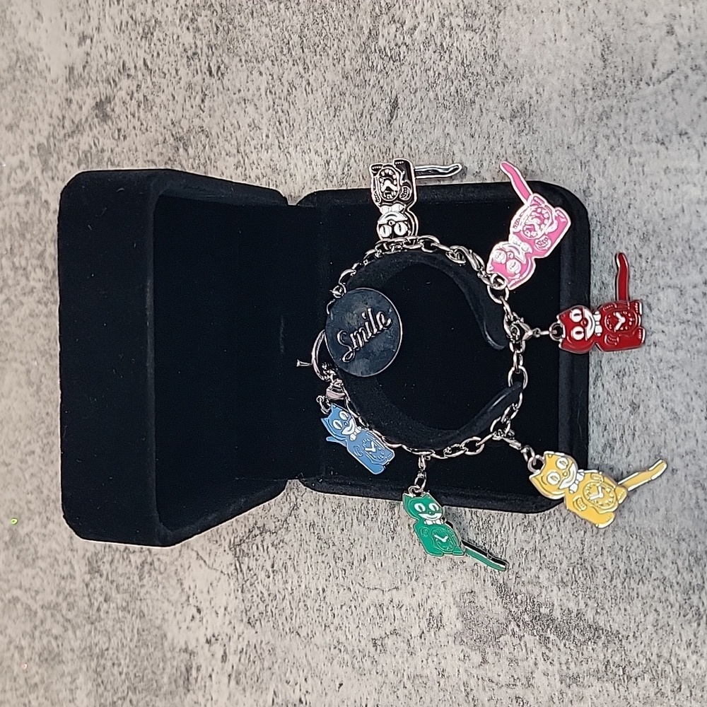 Kit-Cat Klock Charm bracelet clock - Picture 9 of 15